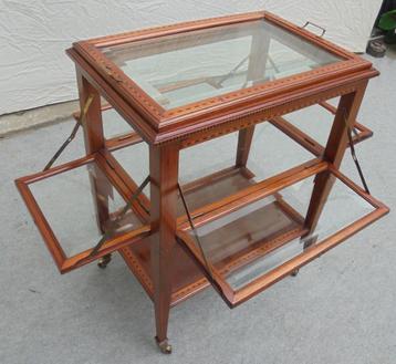 Prachtig theekastje  vitrinekastje vitrine  theemeubel beschikbaar voor biedingen