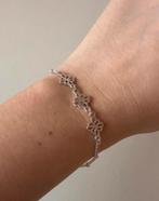 Zilverkleurig armbandje met bloemen, Handtassen en Accessoires, Armbanden, Ophalen, Zo goed als nieuw, Zilver, Zilver