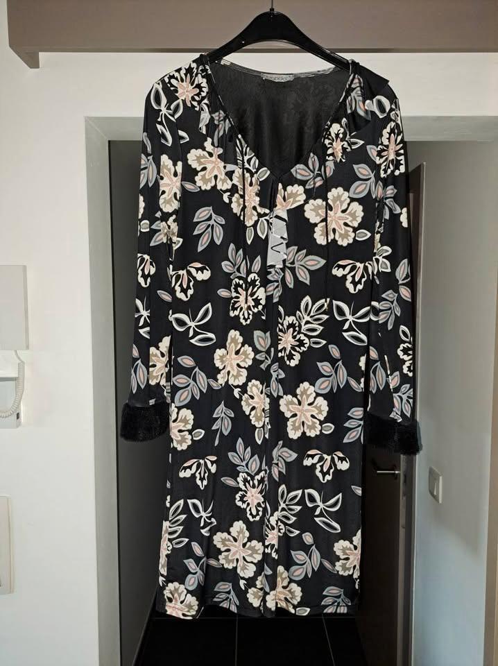 Batida, jurk Mt 40, lange mouwen, met feeselijke pelsrand, Kleding | Dames, Jurken, Zo goed als nieuw, Maat 38/40 (M), Knielengte