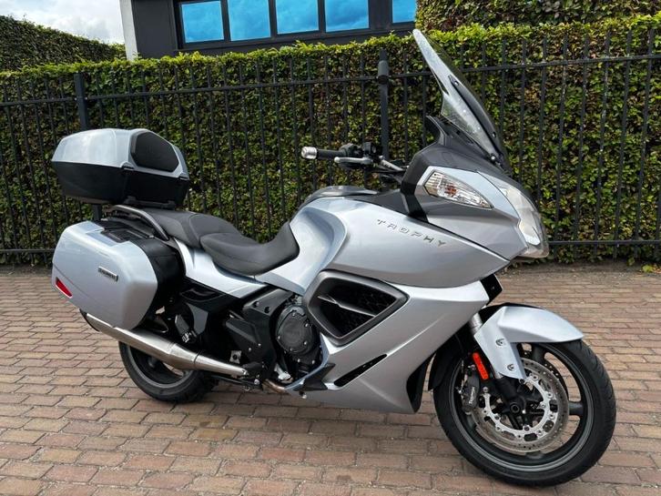 Triumph Trophy 1215cc, Motoren, Motoren | Triumph, Bedrijf, Toermotor, meer dan 35 kW, 3 cilinders, Motorrijbewijs A, ABS, Cardan-aandrijving