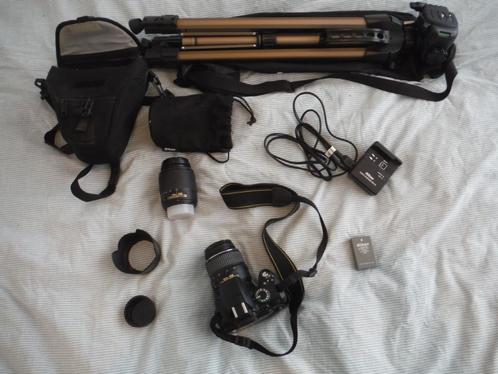 Nikon D3000 met twee lenzen: AF-S Nikkor 55-200mm en AF, Audio, Tv en Foto, Fotocamera's Digitaal, Zo goed als nieuw, Spiegelreflex
