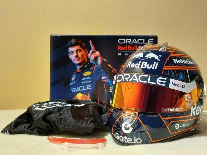 Max Verstappen Red Bull F1 helm Oranje 2025 1:2, Verzamelen, Automerken, Motoren en Formule 1, Nieuw, Formule 1, Verzenden