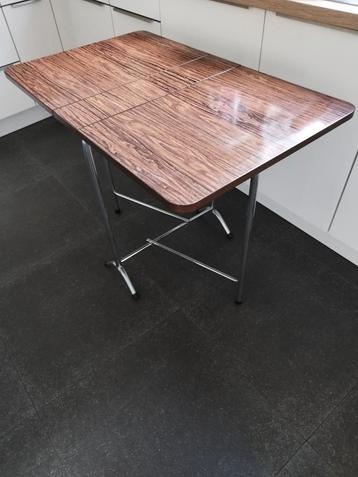 Table pliante en formica vintage excellent état  beschikbaar voor biedingen