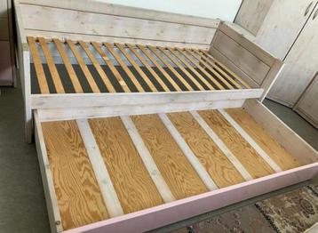 Meisjes kamer van Lifetime – bed en kast beschikbaar voor biedingen