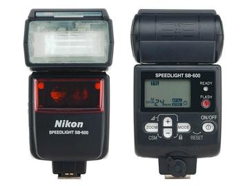 Nikon Speedlight SB-600 flitser met opbergfoedraal beschikbaar voor biedingen