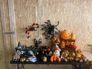 Groot pakket Halloweenversiering beschikbaar voor biedingen