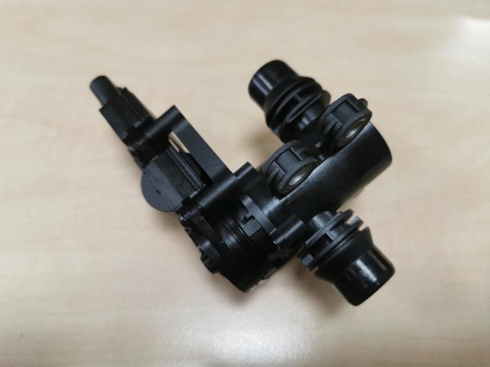 Robinet chauffage électrique d'un Mercedes V-Klasse, Autos : Pièces & Accessoires, Autres pièces automobiles, Mercedes-Benz, Neuf