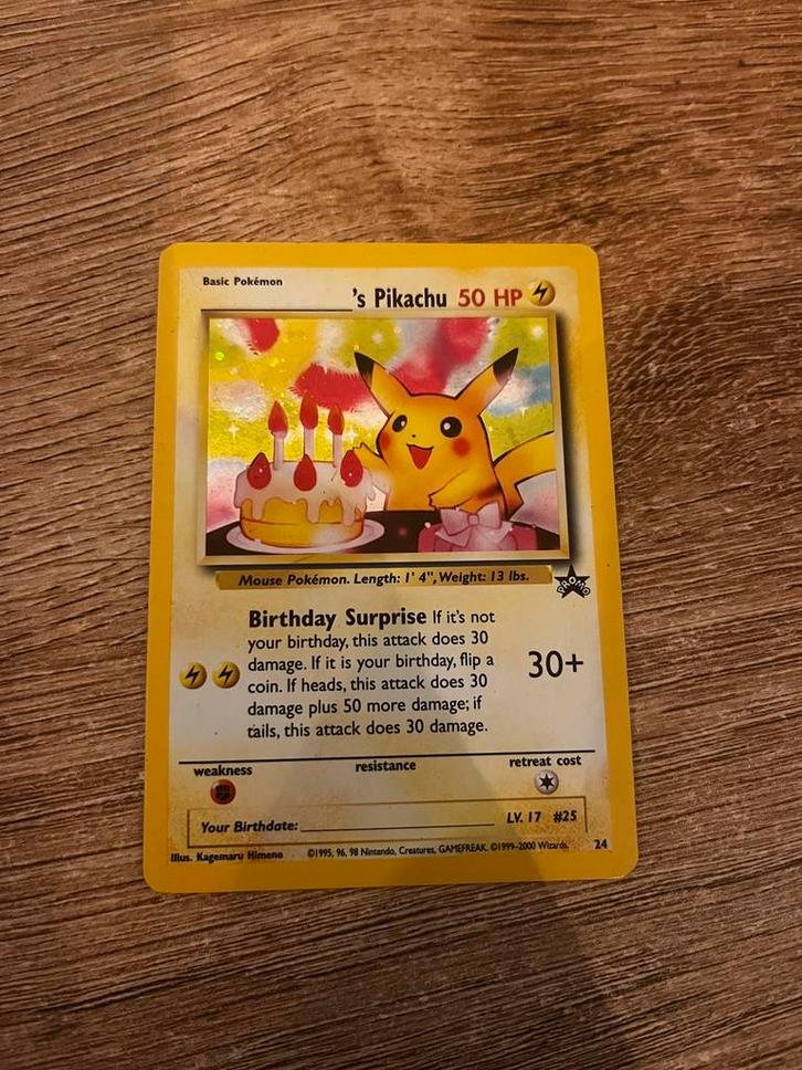 Birthday Pikachu - wotc blackstar promo 24 Pokémon, Hobby en Vrije tijd, Verzamelkaartspellen | Pokémon, Gebruikt, Losse kaart