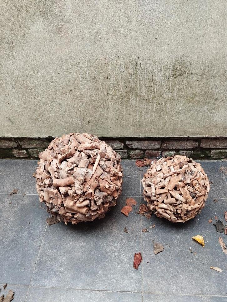Houten bollen gerecycleerd hout diameter 38 cm en 28 cm, Tuin en Terras, Tuinbeelden, Zo goed als nieuw, Overige typen, Hout, Ophalen