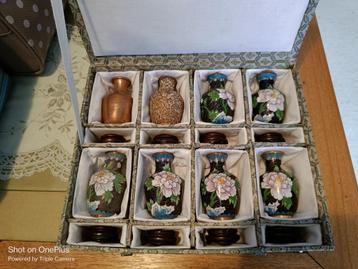 cloisonné vaasjes set  beschikbaar voor biedingen