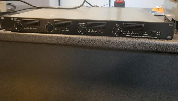 TOA DA-250F Eindversterker - Multichannel Power Amplifier, Muziek en Instrumenten, Versterkers | Keyboard, Monitor en PA, Gebruikt