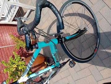 Racefiets Bianchi maat 54 wegens stopzetting hobby, Enlèvement, Comme neuf