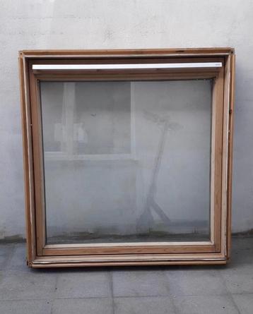 Velux dakramen met gootstukken 114x118 beschikbaar voor biedingen