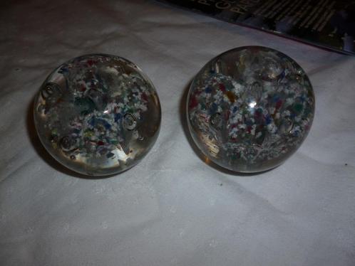 2 boules en verre antiques de rampe d'escalier déco vintage, Antiquités & Art, Antiquités | Verre & Cristal, Enlèvement ou Envoi