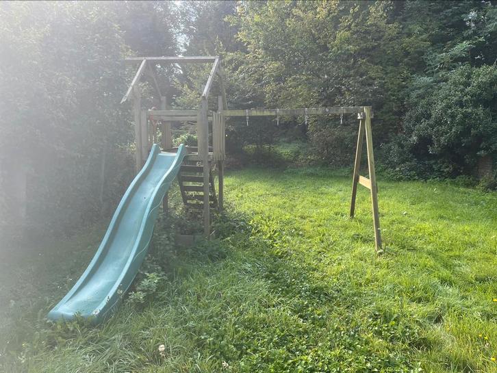 Portiek met twee schommels, glijbaan en zandbak, Kinderen en Baby's, Speelgoed | Buiten | Speeltoestellen, Zo goed als nieuw, Glijbaan