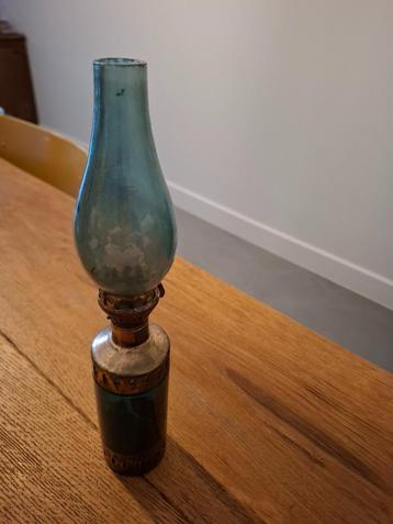 Olielamp beschikbaar voor biedingen