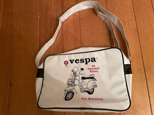 Vespa schoudertas, Handtassen en Accessoires, Tassen | Schoudertassen, Gebruikt, Overige merken, Wit, Ophalen of Verzenden