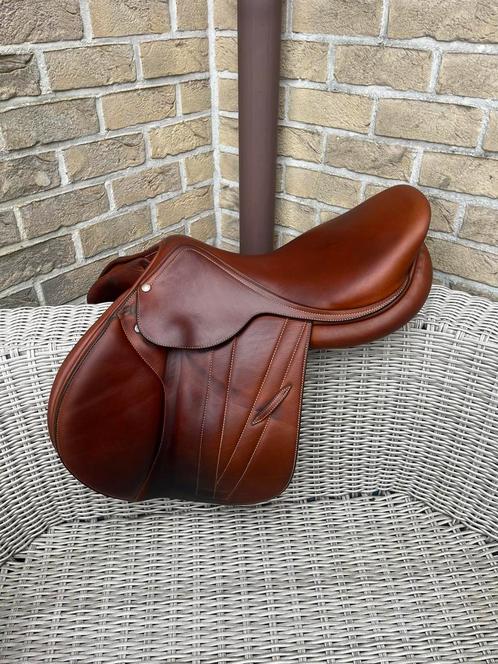 Springzadel Butet Saumur, Dieren en Toebehoren, Paarden en Pony's | Zadels, Ophalen