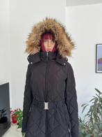 Beautiful quilted coat with belt and fur (size S/M), Maat 38/40 (M), Zwart, Ophalen of Verzenden, Zo goed als nieuw