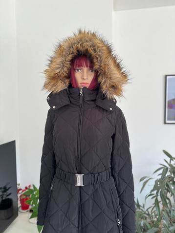 Beautiful quilted coat with belt and fur (size S/M) beschikbaar voor biedingen