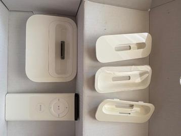 Apple iPod docking station met afstand bediening beschikbaar voor biedingen