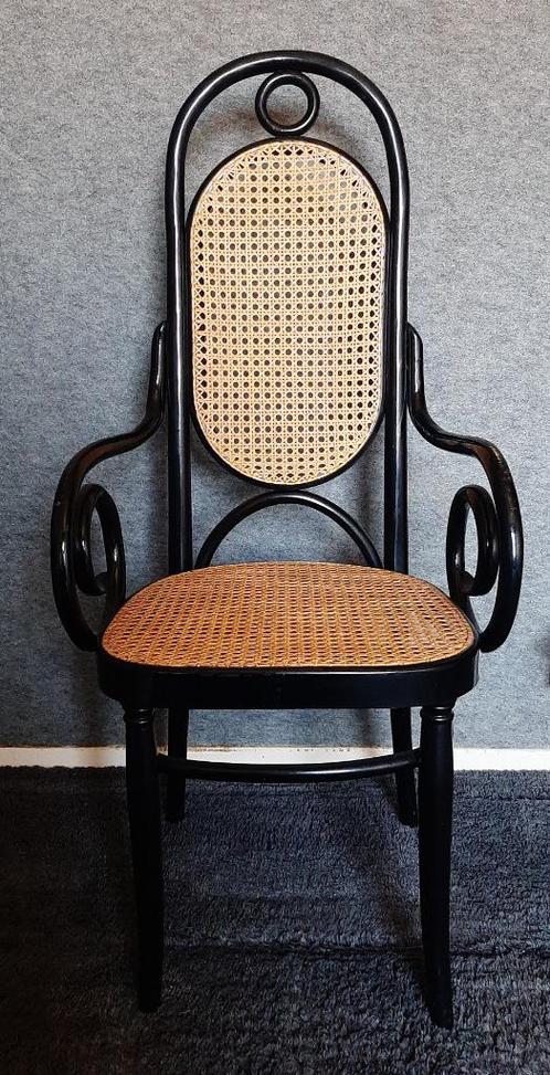 Thonet eetkamerstoel(en) met armsteunen type Long John, Huis en Inrichting, Stoelen, Gebruikt, Twee, Hout, Zwart, Ophalen
