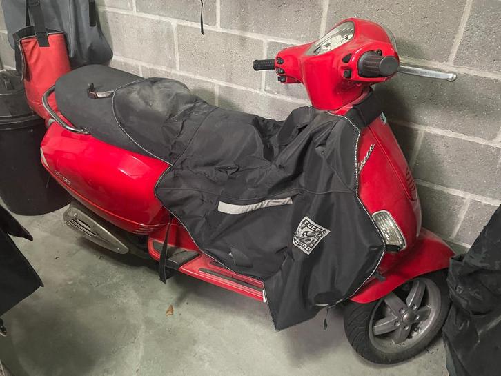 MOTORFIETS, Fietsen en Brommers, Scooters | Vespa, Zo goed als nieuw, Vespa LX, Klasse B (45 km/u), Benzine, Ophalen