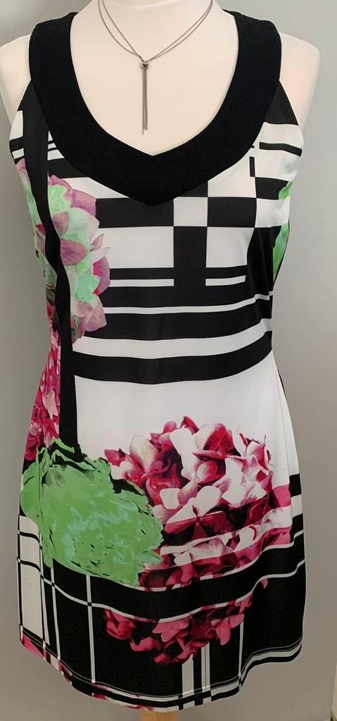 Senso 40 Knappe rug deatail jurk  Nieuwstaat, Kleding | Dames, Jurken, Zo goed als nieuw, Maat 38/40 (M), Overige kleuren, Boven de knie