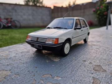 Peugeot 205 Junior - LIMITED - Échelle 1/18 - PRIX : 99€