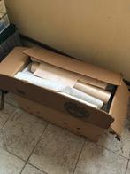 Gratis doos met rollen behangpapier, Enlèvement, Comme neuf