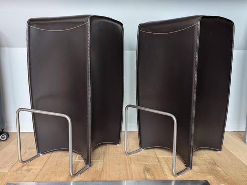 Tabouret en cuir de designer italien Sgabello Bongo., Maison & Meubles, Tabourets de bar, Comme neuf, 60 à 90 cm, Cuir, 2 tabourets