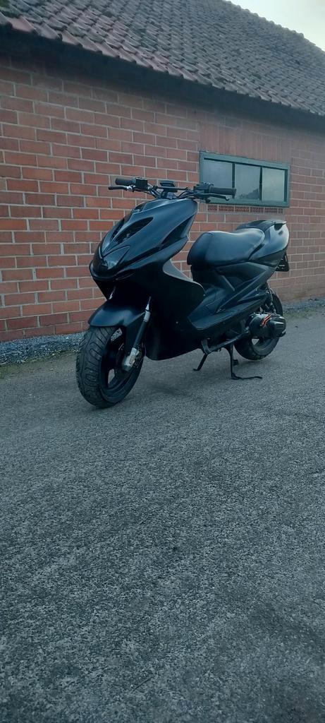 Yamaha Aerox 100cc op a1, Fietsen en Brommers, Scooters | Yamaha, Zo goed als nieuw, Aerox, Tweetakt, Ophalen