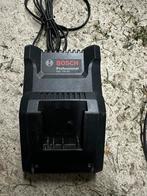 Chargeur pour batteries 18v bosch bleu, Bricolage & Construction, Comme neuf