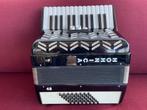 Z.g.a.n. kleine Hohnica accordeon . 48 bas ., Muziek en Instrumenten, Accordeons, 48-bas, Zo goed als nieuw, Hohner, Met riemen