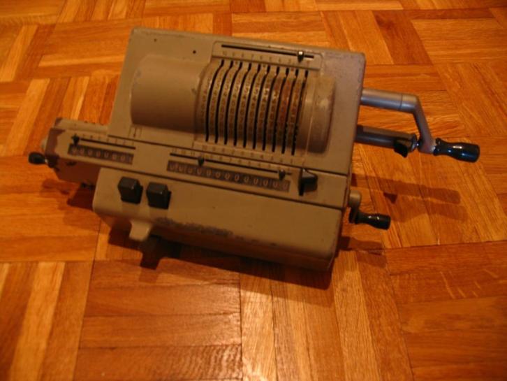 manuele rekenmachine met draaihendel, Antiek en Kunst, Antiek | Kantoor en Zakelijk, Ophalen of Verzenden