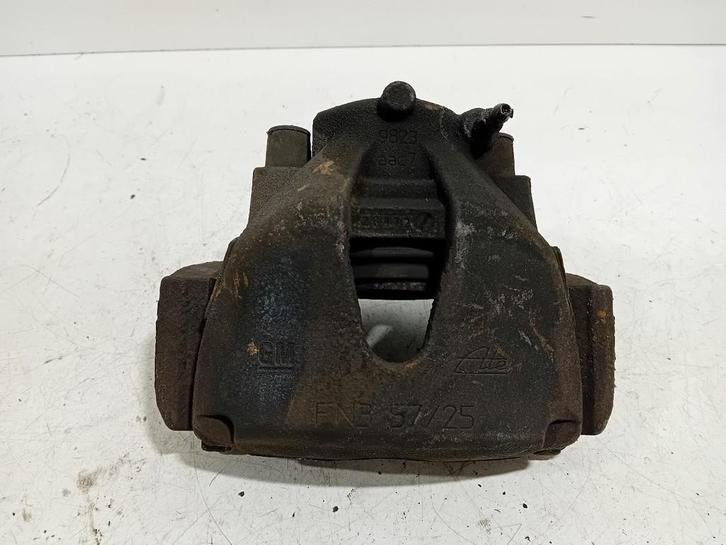 REMKLAUW LINKS VOOR Opel Zafira (M75) (01-2005/04-2015), Auto-onderdelen, Remmen en Aandrijving, Opel, Gebruikt