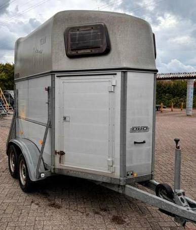 2 Paards Bockmann P20 heel netjes onderhouden extra hoog!, Dieren en Toebehoren, Paarden en Pony's | Trailers en Aanhangwagens