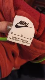 Nike pull, Enlèvement