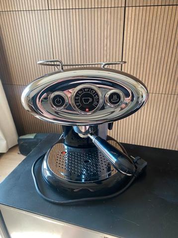 Illy espresso machine X7.1 beschikbaar voor biedingen