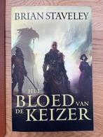Het bloed van de keizer - Brian Staveley, Ophalen of Verzenden, Zo goed als nieuw, Brian Staveley