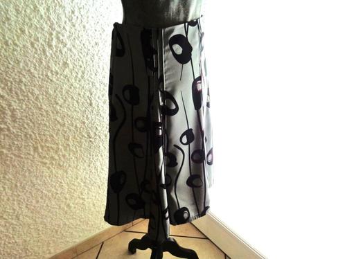 Jupe imprimée . Taille 44, Kleding | Dames, Rokken, Gedragen, Maat 42/44 (L), Overige kleuren, Ophalen of Verzenden