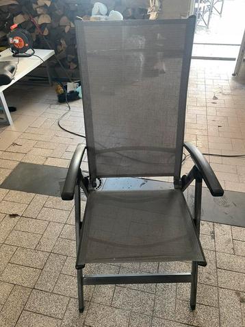 6 STOELEN 50EURO beschikbaar voor biedingen