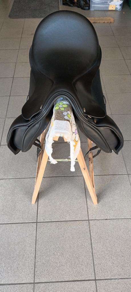 SELLE DE DRESSAGE, Animaux & Accessoires, Chevaux & Poneys | Selles, Comme neuf, Dressage, Enlèvement