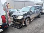 Toyota Hilux is neergestort, Auto's, Toyota, 4 deurs, Zwart, 4 cilinders, Zwart