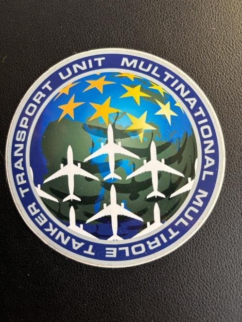 Sticker Multinational Multirole Tanker Transport Unit, Verzamelen, Militaria | Algemeen, Luchtmacht, Embleem of Badge, Ophalen of Verzenden