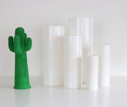 5 plastic space age vazen - Vintage Rebedex seventies deco, Maison & Meubles, Accessoires pour la Maison | Vases, Utilisé, Blanc