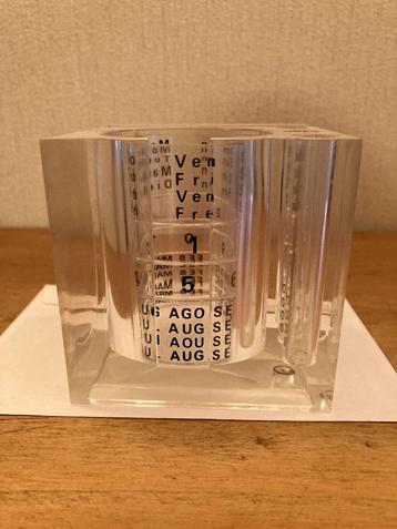 GUZZINI eeuwigdurende kalender / organiser uit de jaren 70 beschikbaar voor biedingen