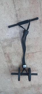 elastische buikspiertrainer met fitnesswiel, Sport en Fitness, Fitnessmaterialen, Ophalen of Verzenden, Gebruikt, Buikspierwiel