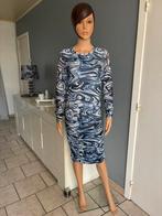 Robe moulante neuve, Vêtements | Femmes, Robes, By Swan, Neuf, Bleu, Sous le genou