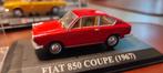Fiat 850 Coupé 1967 rood, 1:43 in vitrinedoosje, Hobby en Vrije tijd, Modelauto's | 1:43, Ophalen of Verzenden, Nieuw